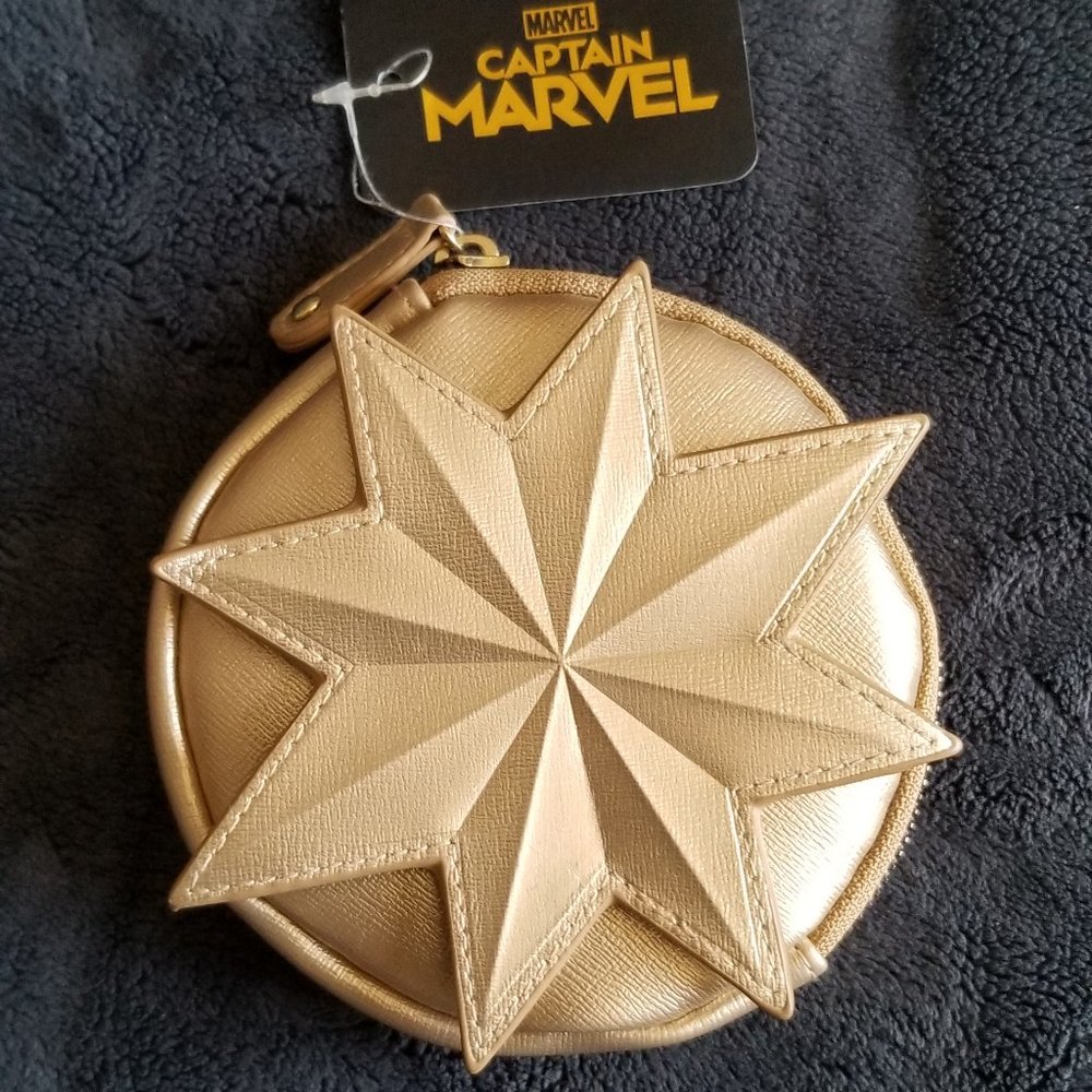 Large Gold Captain Marvel Coin Purse - Picture 2 of 5